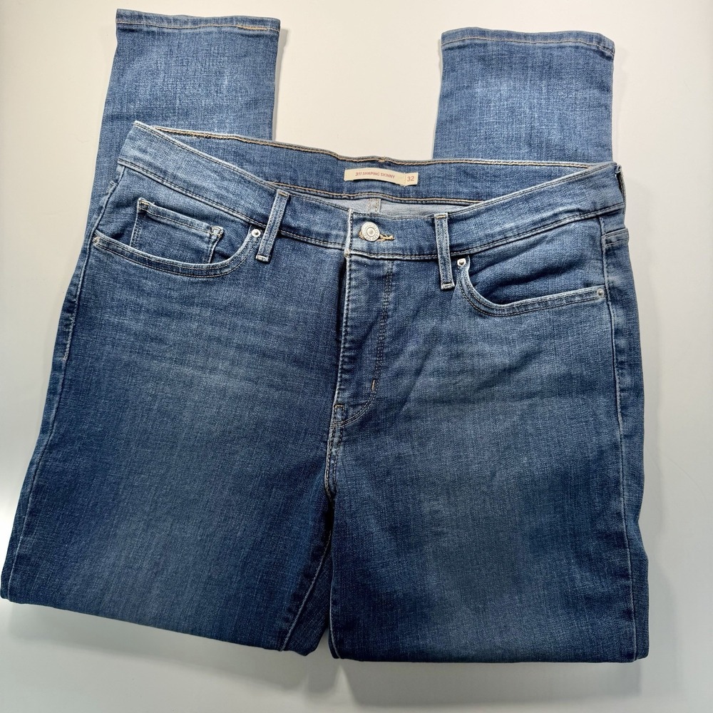 Levi's Women's Shaping Skinny Jean 32 Medium Wash Classic Denim